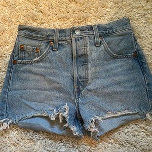 Levis 501 Jean Shorts